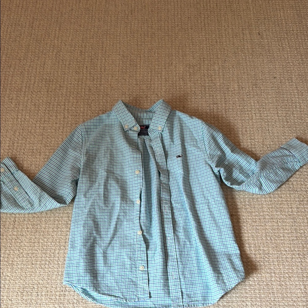 Boys Brand new Vineyard Vines long sleeve collard shirt. In amazing condition!